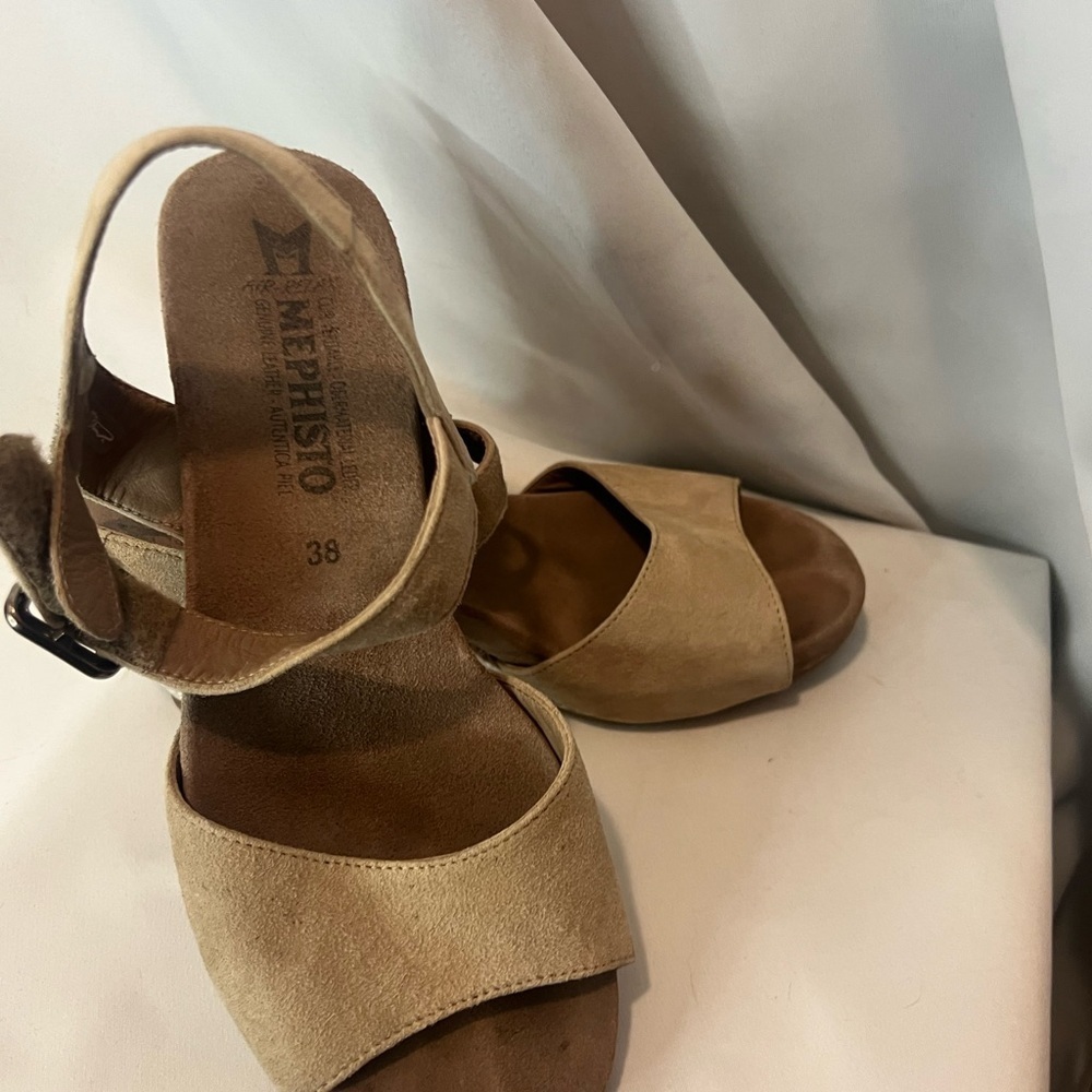 Mephisto Tan Suede Wedge Sandals Snake Embossed Heel Women’s 38 - Picture 9 of 9